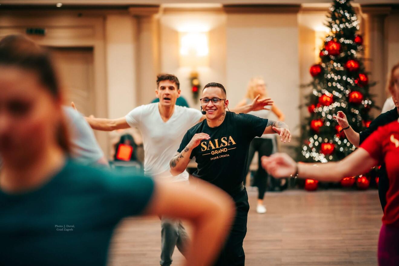 FEATURE STYLE  ZIG-ZAG - 32 (12) (1).jpg