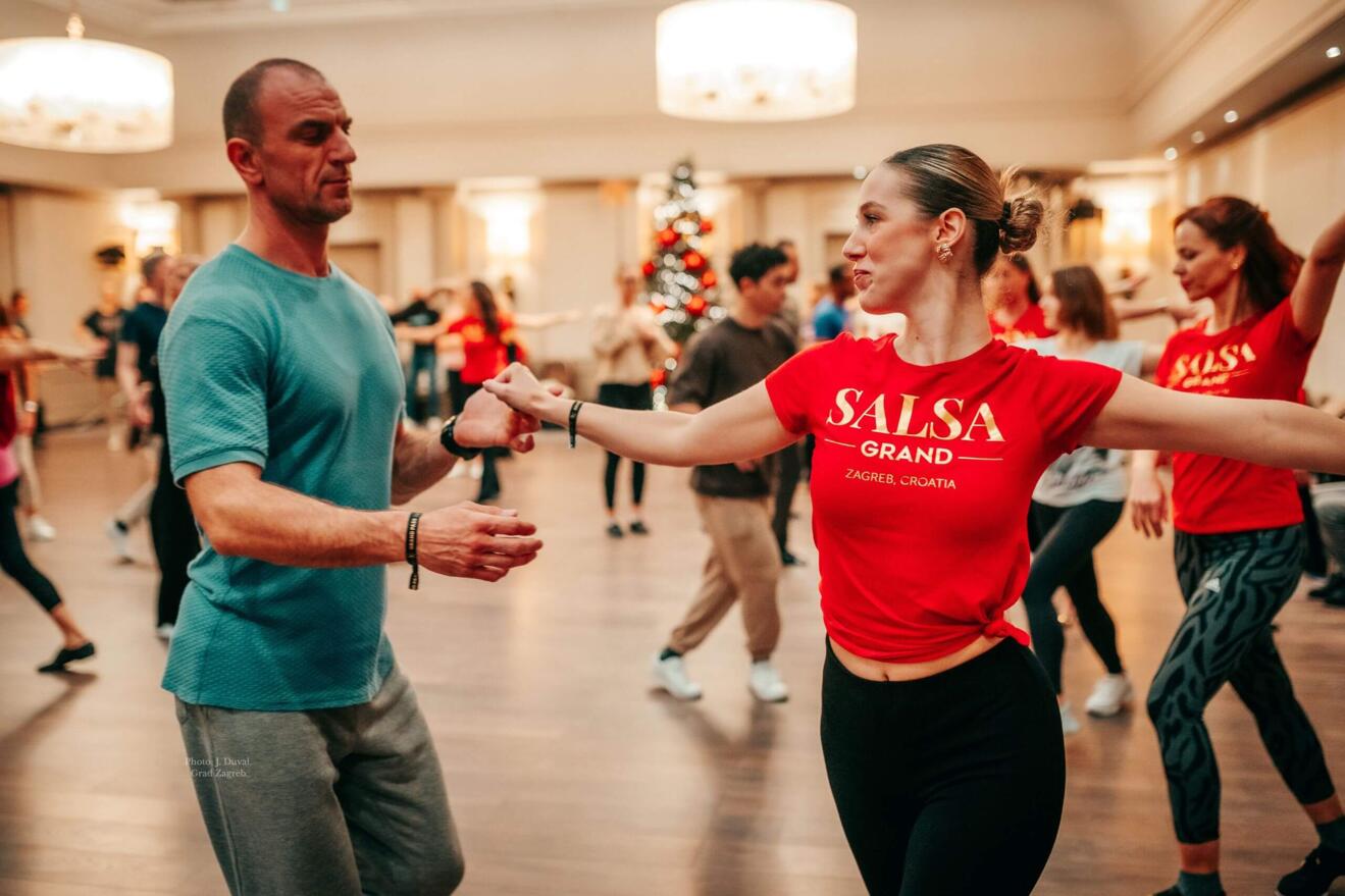 FEATURE STYLE  ZIG-ZAG - 32 (14) (1).jpg