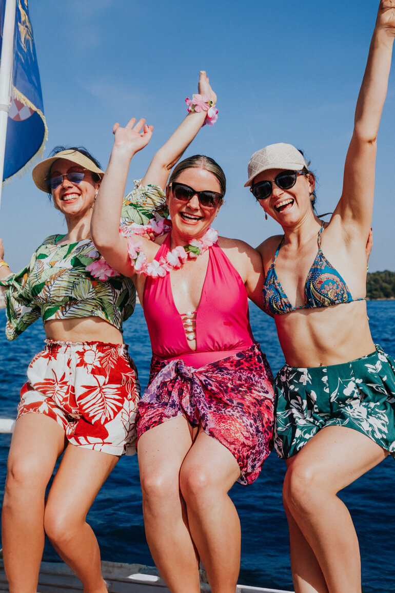 Salsa Party Boat